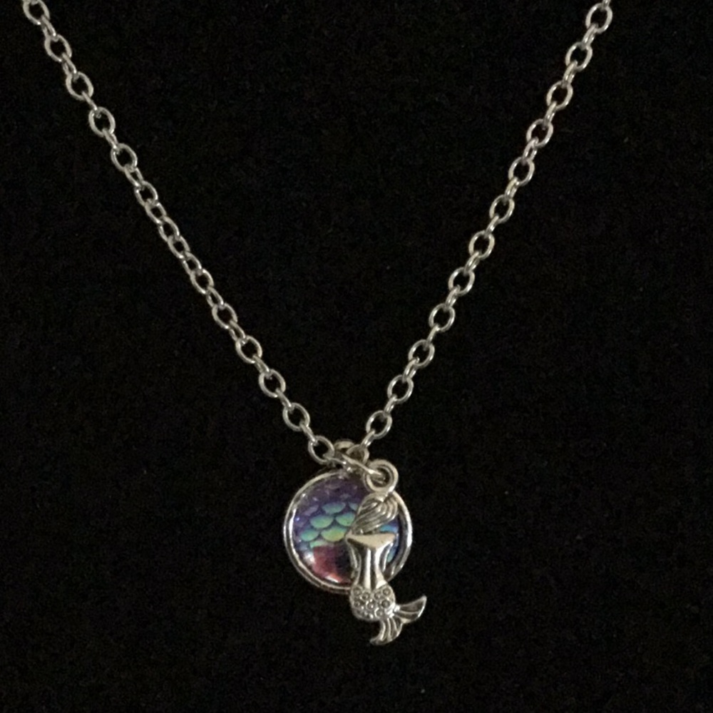 MERMAID and DISC of MERMAID SCALES NECKLACE - Picture 2 of 6